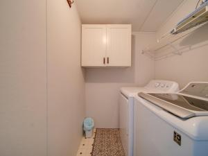 Castaway Cove 5 Bed Lake Retreat Fire Pit Hot Tub!