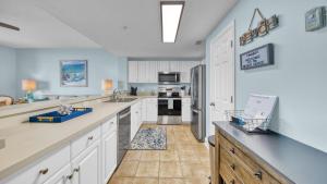 Beachfront Condo #1413 Majestic Beach Resort