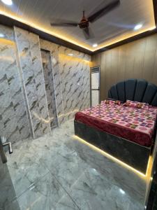 Lari Guest House