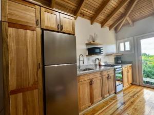 Quatro Vista, Unit B3 Ocean front, 3rd floor king bed