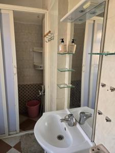 Central Gueliz apartment, 5th floor