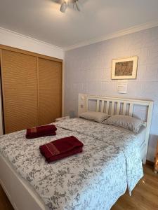 Spacious, modern 3 BR apartment in Almada, Portugal