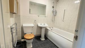 Ground floor flat in Reading, Contractor friendly