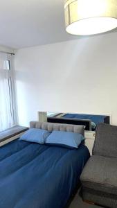 Room with a balcony near Richmond Park