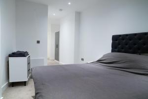 High Rise Apartment in City Centre with Stunning Views
