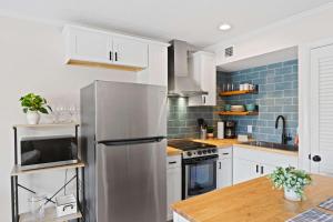 Coastal Escape Home Pet-Friendly Tennis Pool