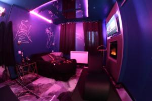 Le Confidentiel -Love Room, marbres, jeux, jacuzzi