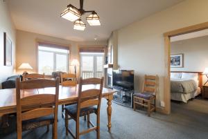Sunstone 325