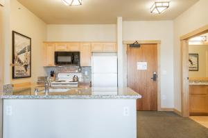 Sunstone 325