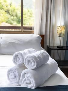 Casas Geminadas 1 ou 2 QT com ducha relaxante cercada pela Mata Atlântica com wifi por satélite de alta velocidade água de fonte natural
