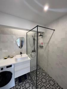 Cherche midi 3- CI- Bright apt with balcony for 2ppl Paris 6th