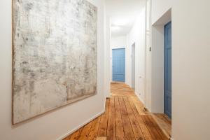 Künstlerzimmer in der Häselburg - das Abstrakte mit Badewanne