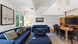 The Ridgeline The Traverse by AvantStay 2 Slopeside Units Hot Tub Sauna Heated Pool Heart of Olympic Valley