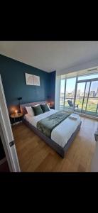 Lakeshore Loft with waterviews 10 mins to BMO field