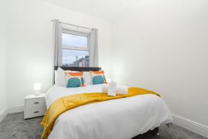 Spacious 4BR Home Near Etihad - FREE Parking - 5 min train station