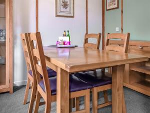 Stream Cottage - 27550