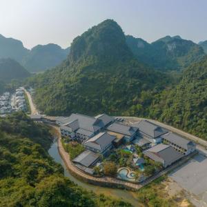 Hilton Quang Hanh Onsen Resort