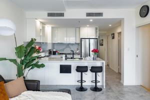 CBD Gem Near Central Station 2 Free Parking Spots