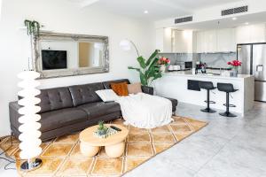 CBD Gem Near Central Station 2 Free Parking Spots