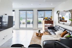 CBD Gem Near Central Station 2 Free Parking Spots