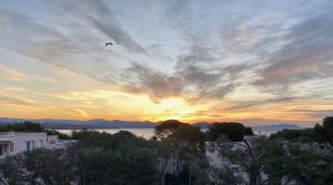 Sea view, 10 min to beach & port