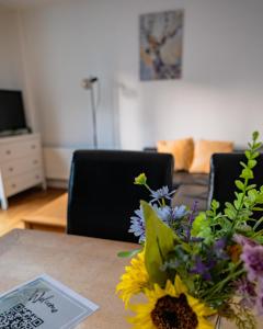 Luxury Penthouse Balcony Flat - 5 Min to Canary Wharf - Prime Long Stays