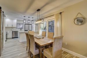 28 Hickory Cove