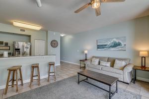 Gulf-Front Condo | Private Balcony and Ocean Views