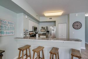 Gulf-Front Condo | Private Balcony and Ocean Views