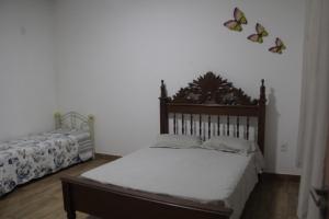 MOTO GP Chácara Shangrilá com 2 chalés 01 sobrado piscina até 13 hóspedes