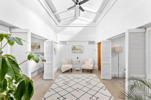 White Stone House: Pet-Friendly Home on 10 acres!