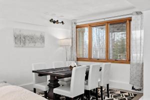 White Stone House: Pet-Friendly Home on 10 acres!