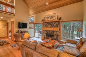 Black Butte House 005