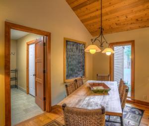 Black Butte House 005