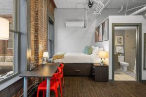 Studio, Heart of DT, near Discovery Museum, AT&T - Studio