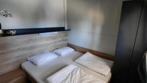 Apartments with parking space Privlaka, Zadar - 25149