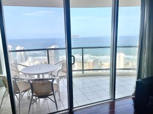 Luxury Ocean View 2BR Apartment Chevron Renaissance Pool & Spa