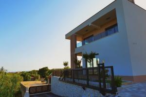 Family friendly house with a swimming pool Kornic - Krk - 25070