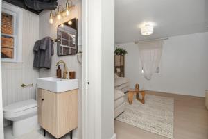 Designer 2 Bedroom Apt near Emory