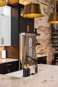 Luxury TC Loft: Historic Condo!