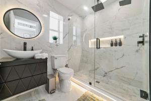 Tropical Luxury Paradise - Fully Renovated in WPB