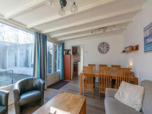 Duinland 190, 5-guest bungalow with garden