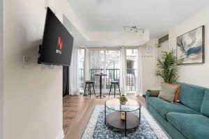 Perfect Home for Couple Close to Lake