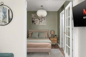 Perfect Home for Couple Close to Lake