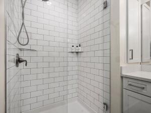 Cozy Capri Condo: Charming 1BR 1BA Downtown!