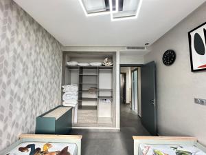 2 Bedrooms - Gym & Pool F5