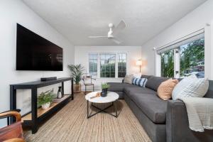 Shoreline Suite 15 . Shoreline Suite 15