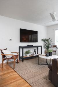 Shoreline Suite 15 . Shoreline Suite 15