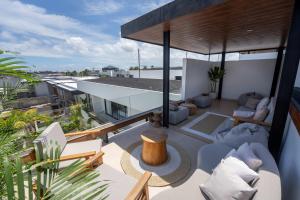 Luxury 4BR Villa - Pool and Rooftop Berawa Canggu