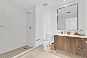 Modern 1BR Downtown Miami with Pool & Resort Amenities